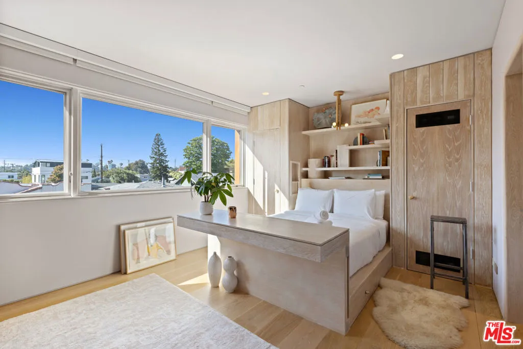 812 Brooks Avenue, Venice, California 90291 home-pic-19